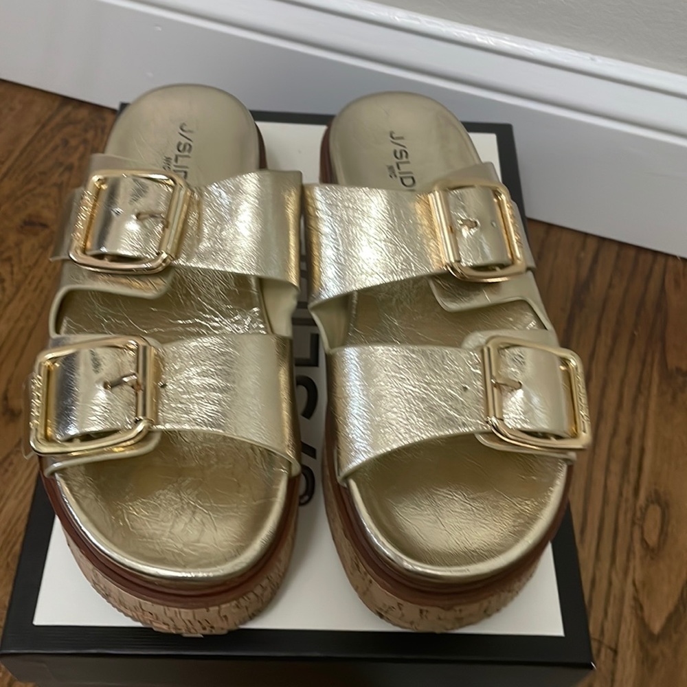 J/JSLIDES GOLD LEATHER BELINDA SANDALS SIZE 7 1/2 - 38A